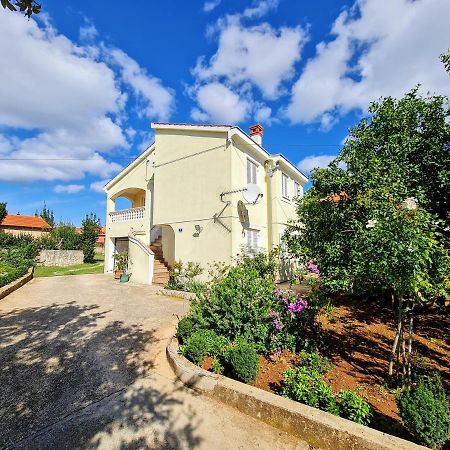 Apartmani Lenka Ugljan Esterno foto