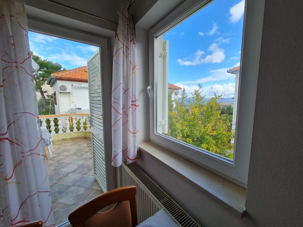 Apartmani Lenka Ugljan Esterno foto