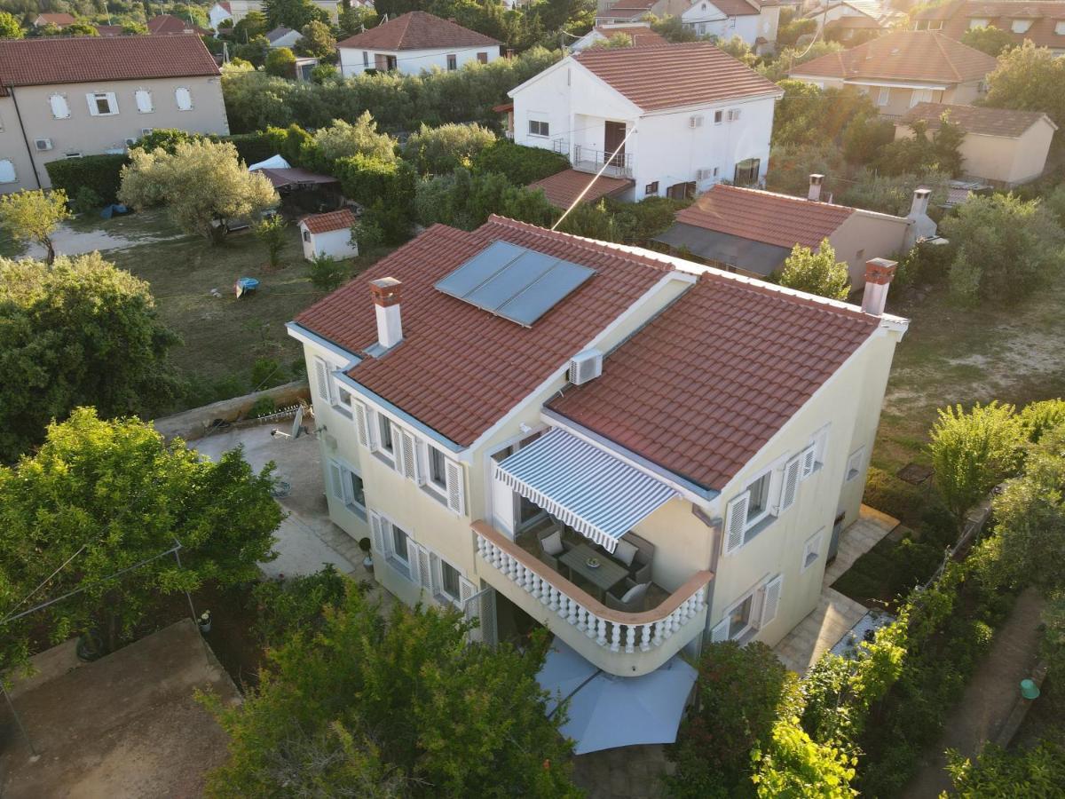 Apartmani Lenka Ugljan Esterno foto
